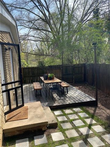 2466 Bouldercliff SE Way, Atlanta, GA 30316