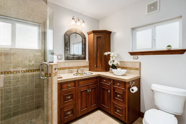 4125 Kuhnle Ave, Oakland, CA 94605