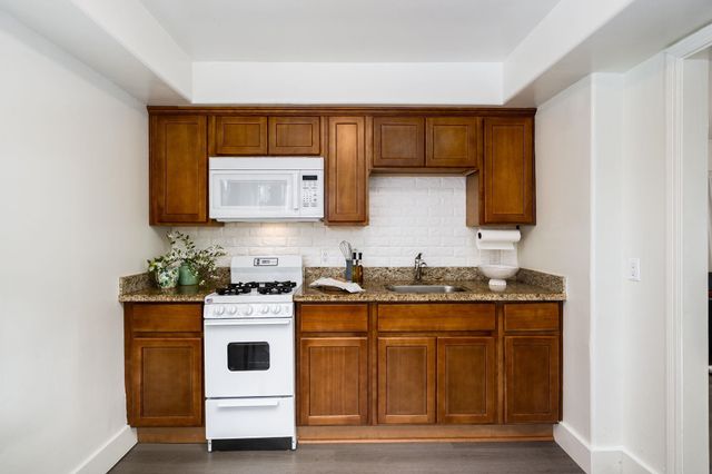 4125 Kuhnle Ave, Oakland, CA 94605