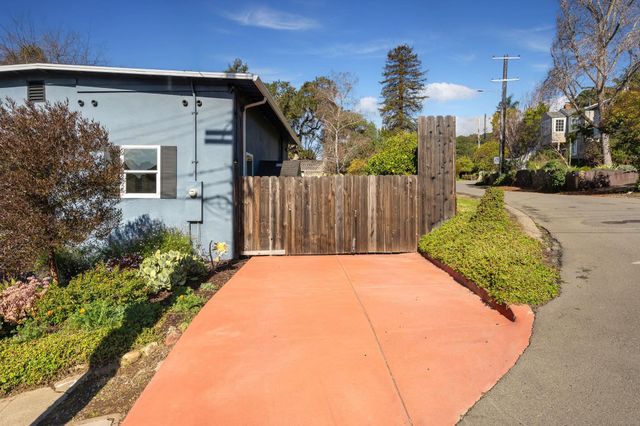 4125 Kuhnle Ave, Oakland, CA 94605