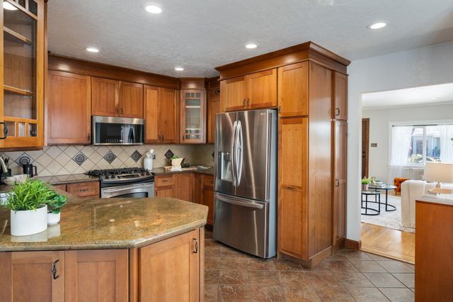 4125 Kuhnle Ave, Oakland, CA 94605