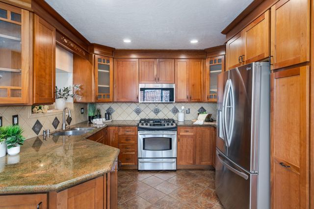 4125 Kuhnle Ave, Oakland, CA 94605