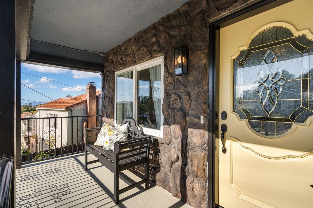 4125 Kuhnle Ave, Oakland, CA 94605