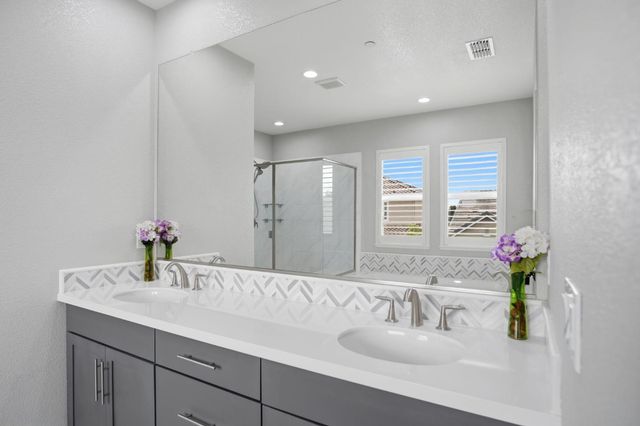 260 Seneca Way, Lodi, CA 95240