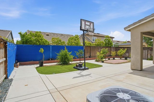 260 Seneca Way, Lodi, CA 95240
