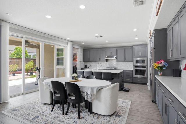 260 Seneca Way, Lodi, CA 95240