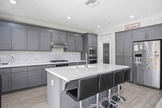 260 Seneca Way, Lodi, CA 95240