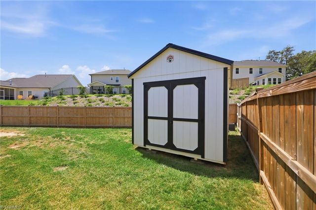 7458 Buckview Court, Kernersville, NC 27284