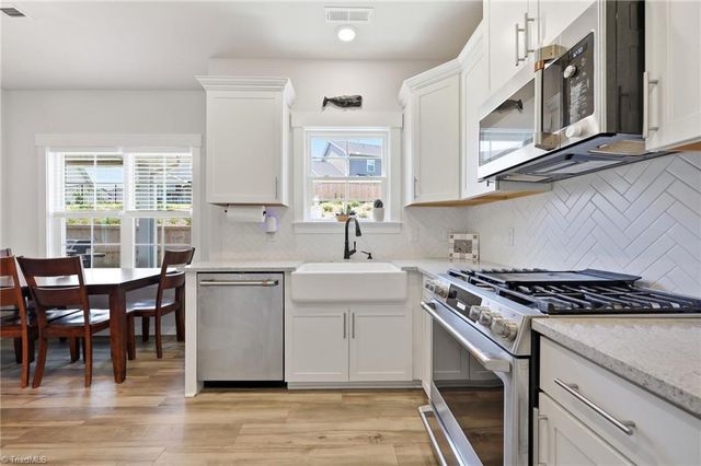 7458 Buckview Court, Kernersville, NC 27284