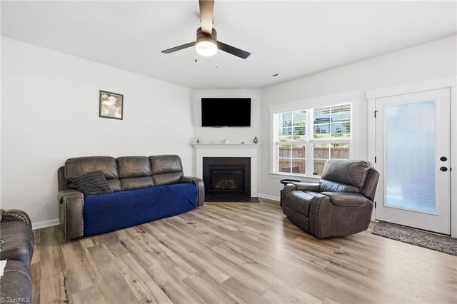 7458 Buckview Court, Kernersville, NC 27284