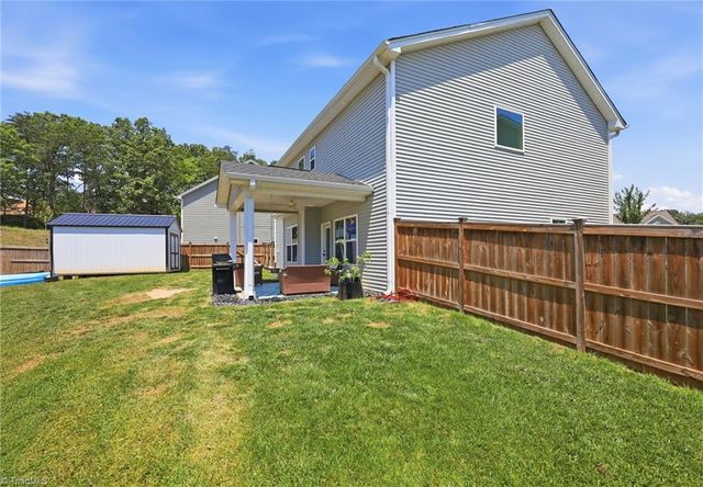 7458 Buckview Court, Kernersville, NC 27284