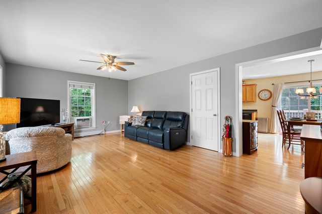 16 Central Tree Rd 16, Rutland, MA 01543