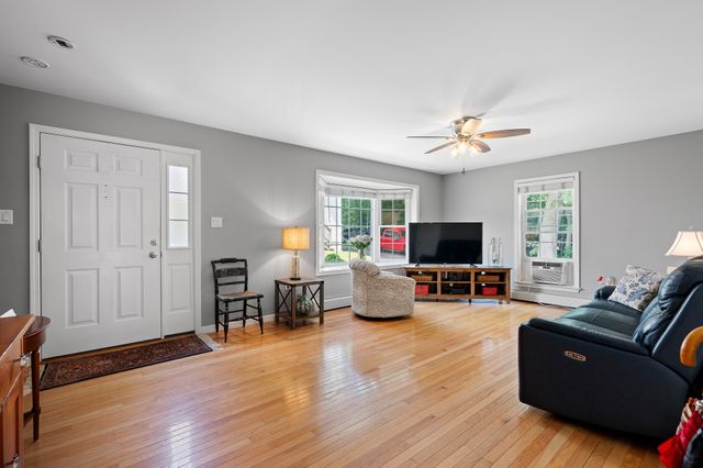 16 Central Tree Rd 16, Rutland, MA 01543