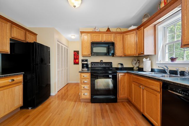 16 Central Tree Rd 16, Rutland, MA 01543