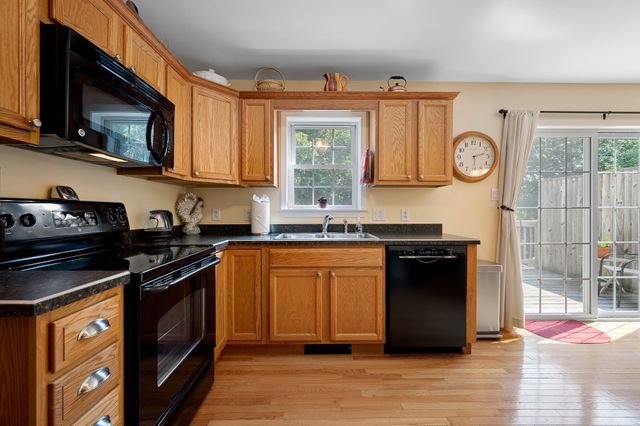 16 Central Tree Rd 16, Rutland, MA 01543