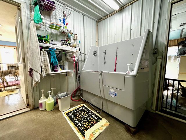 1606 COUNTY ROAD 1390, Cairo, MO 65239