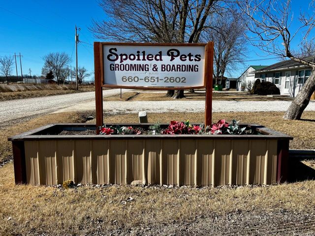 1606 COUNTY ROAD 1390, Cairo, MO 65239
