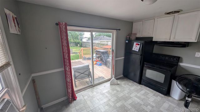 26828 Waldorf Street, Roseville, MI 48066