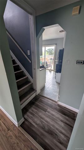 26828 Waldorf Street, Roseville, MI 48066