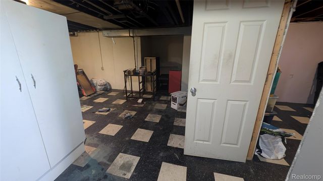 26828 Waldorf Street, Roseville, MI 48066