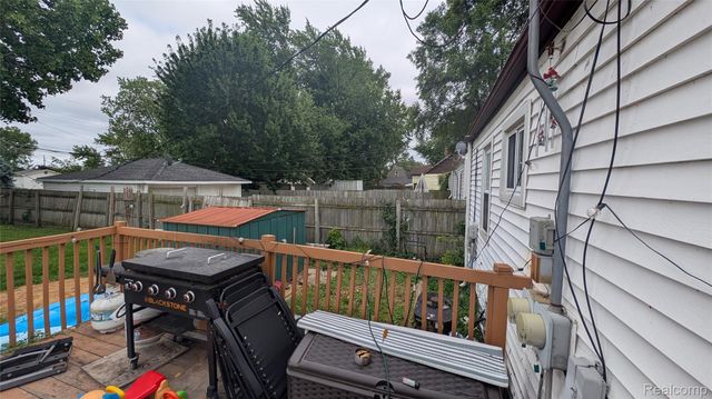 26828 Waldorf Street, Roseville, MI 48066