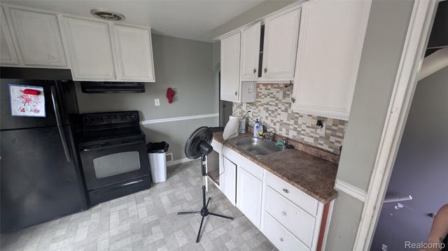 26828 Waldorf Street, Roseville, MI 48066