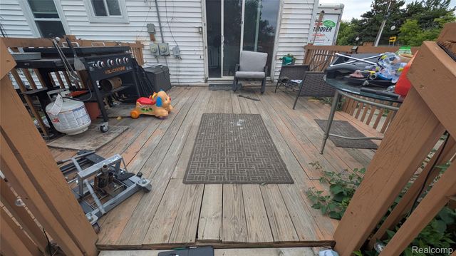 26828 Waldorf Street, Roseville, MI 48066