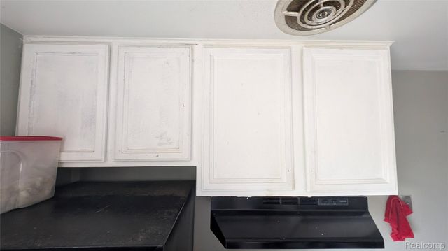 26828 Waldorf Street, Roseville, MI 48066