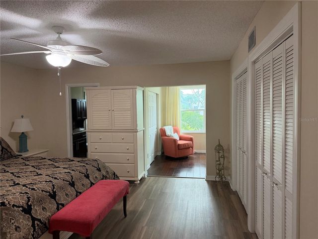 2426 ECUADORIAN WAY 40, Clearwater, FL 33763