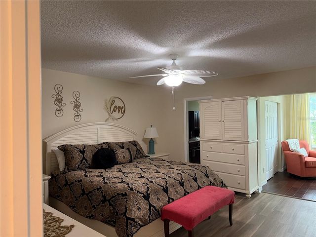 2426 ECUADORIAN WAY 40, Clearwater, FL 33763