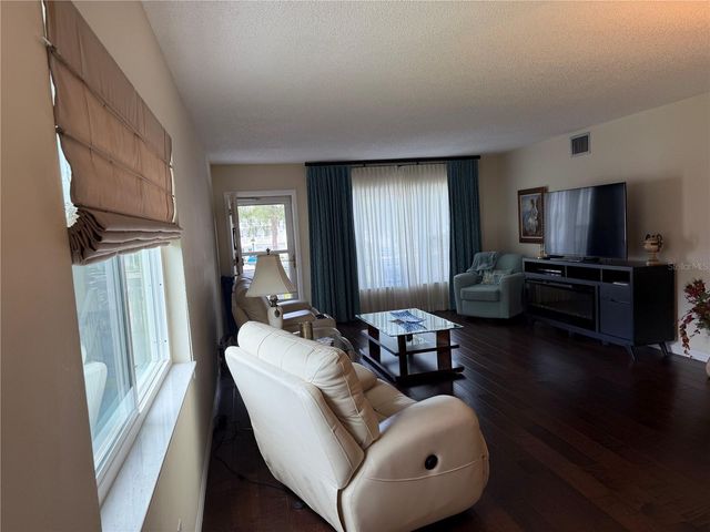 2426 ECUADORIAN WAY 40, Clearwater, FL 33763
