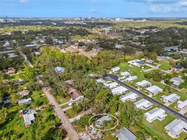 2915 LYNNHURST STREET, Sarasota, FL 34239