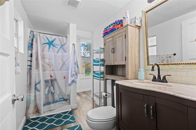 2915 LYNNHURST STREET, Sarasota, FL 34239