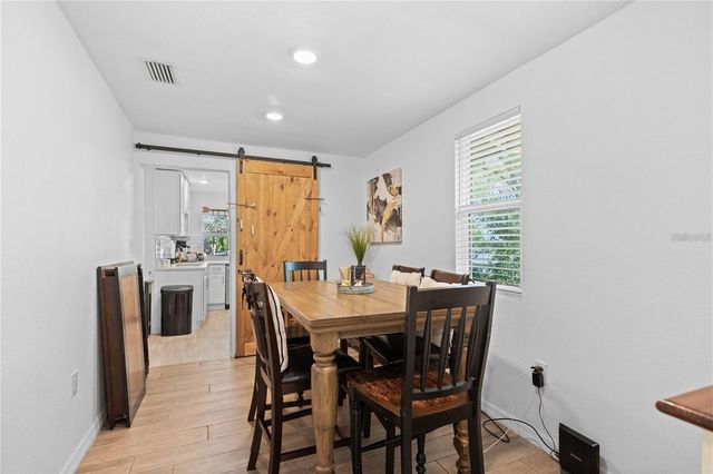 2915 LYNNHURST STREET, Sarasota, FL 34239