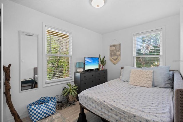 2915 LYNNHURST STREET, Sarasota, FL 34239