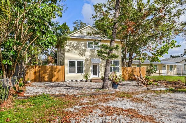 2915 LYNNHURST STREET, Sarasota, FL 34239