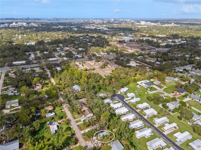 2915 LYNNHURST STREET, Sarasota, FL 34239