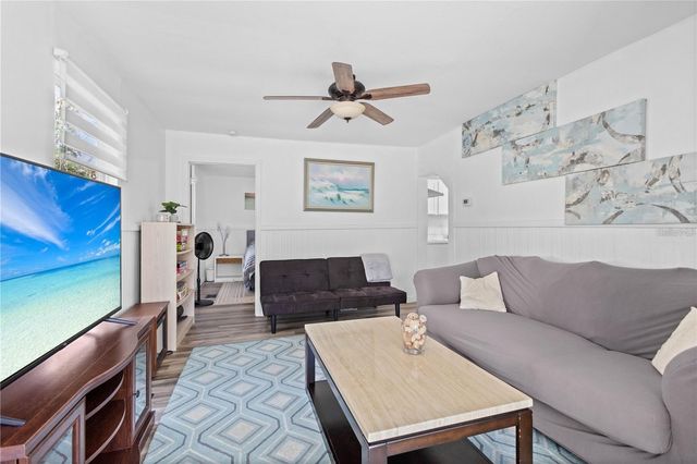 2915 LYNNHURST STREET, Sarasota, FL 34239