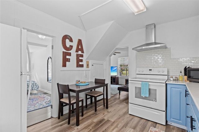 2915 LYNNHURST STREET, Sarasota, FL 34239