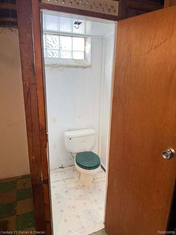 6523 N Vernon Street, Dearborn Heights, MI 48127