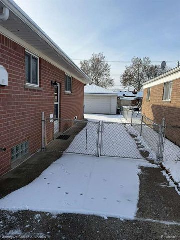 6523 N Vernon Street, Dearborn Heights, MI 48127