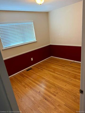 6523 N Vernon Street, Dearborn Heights, MI 48127