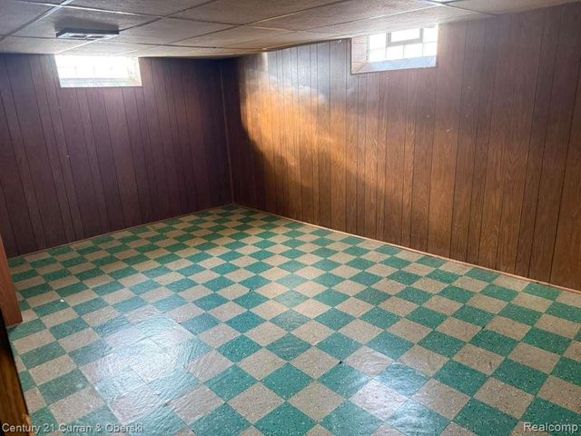 6523 N Vernon Street, Dearborn Heights, MI 48127