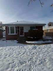 6523 N Vernon Street, Dearborn Heights, MI 48127