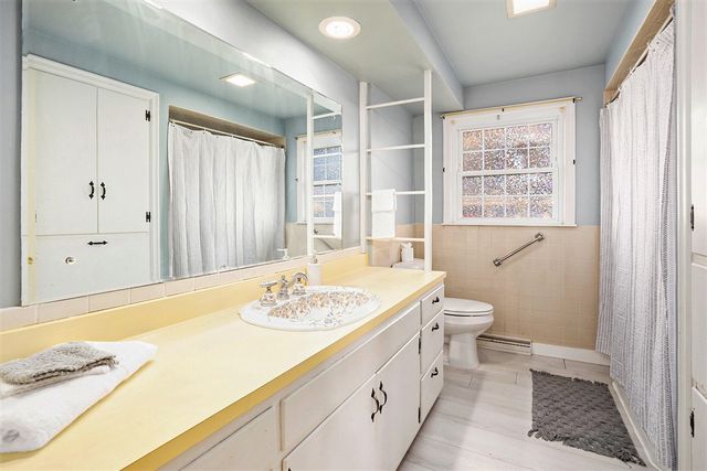 202 Moccasin Street, Buchanan, MI 49107