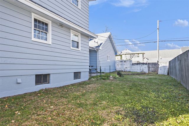 202 Moccasin Street, Buchanan, MI 49107