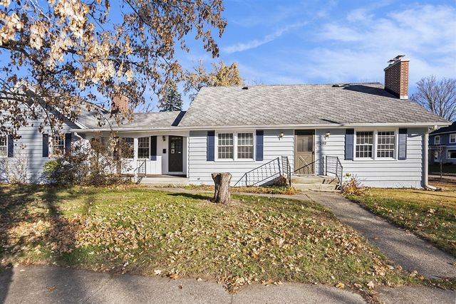 202 Moccasin Street, Buchanan, MI 49107