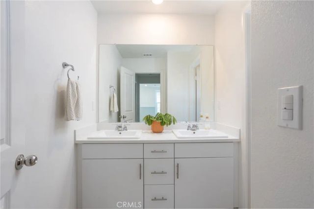 2467 Gunner Ridge Way, Rialto, CA 92377