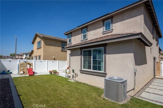 2467 Gunner Ridge Way, Rialto, CA 92377