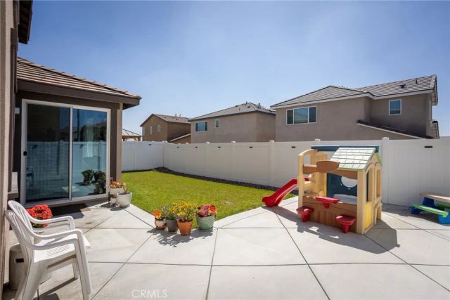 2467 Gunner Ridge Way, Rialto, CA 92377
